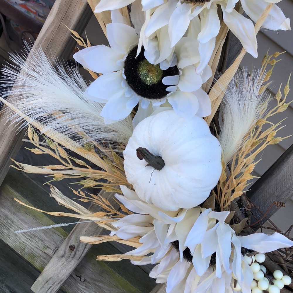 Fall wreath - Picture 3 of 3